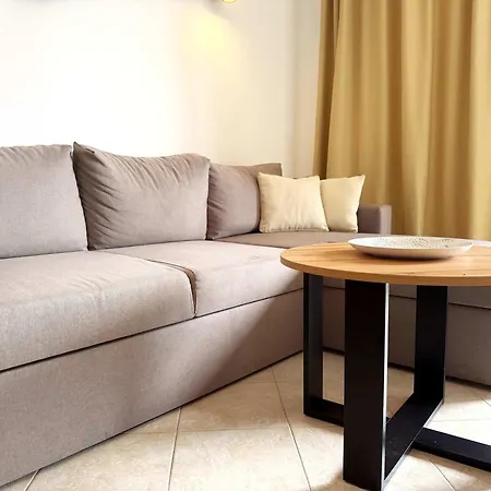 Spacious One-bedroom In The Heart Of Sunny By Menada