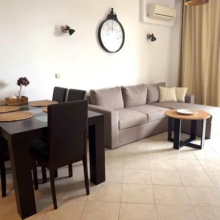 Spacious One-bedroom In The Heart Of Sunny By Menada *